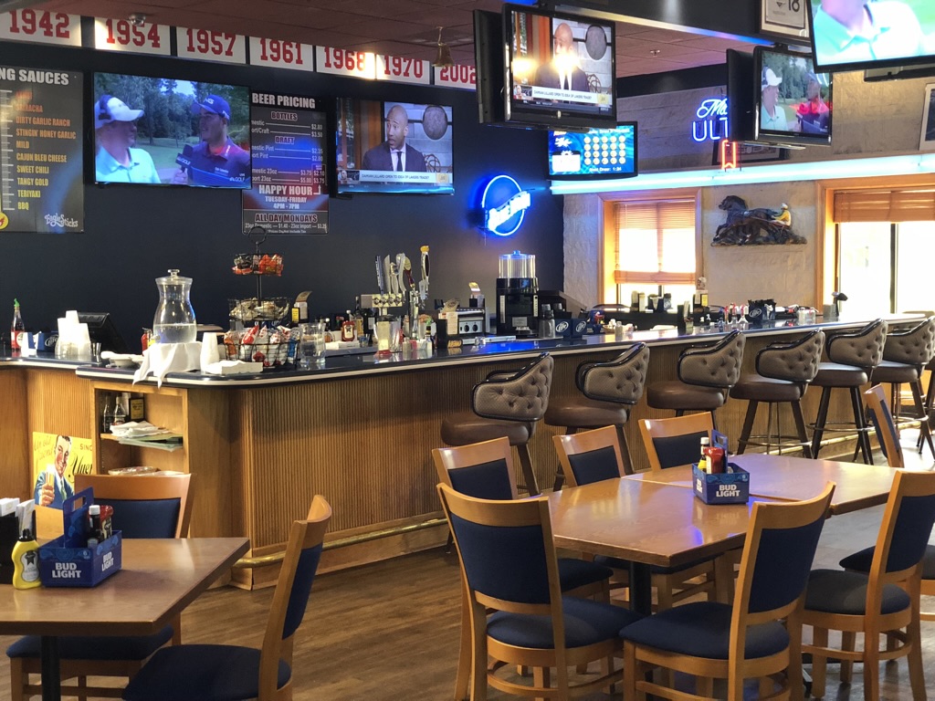 Mac's Sportsbar at EagleSticks