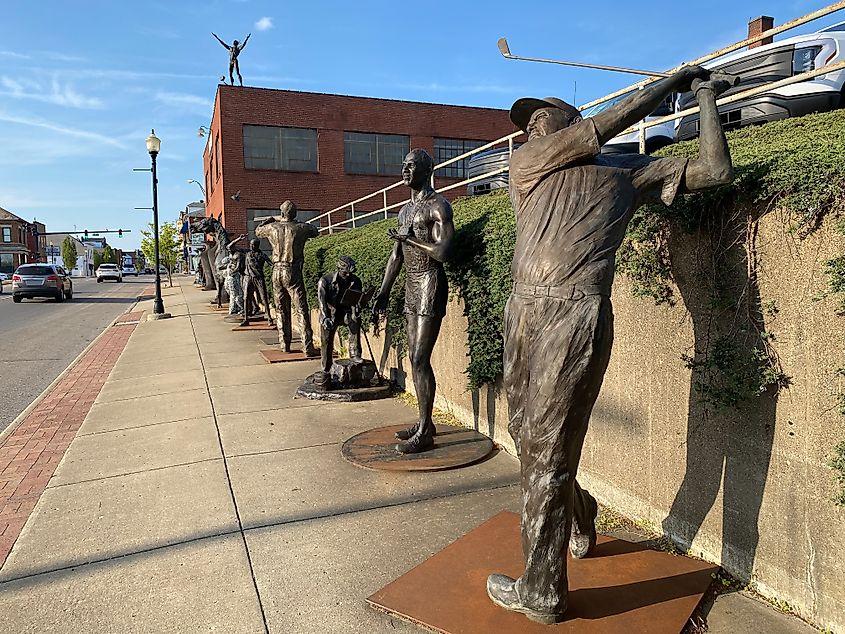 Alan Cottrill golf sculpture in Zanesville, Ohio